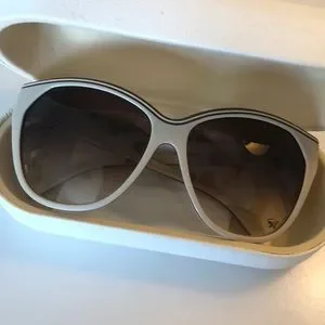 Chloe sunglasses, never worn Chloe | Accessories | Chloe Sunglasses Never Been Worn  main image 4